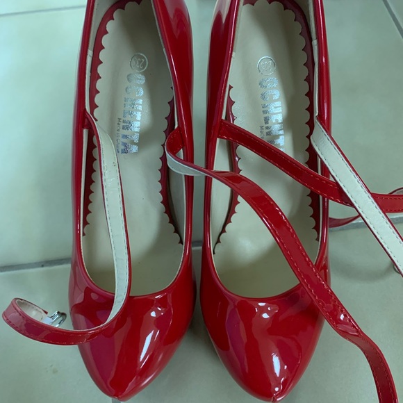 Ochenta Red Ankle Strap Platform Pumps - Picture 2 of 7